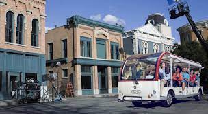 DAY 9: Experience Hollywood first-hand at the Universal Studio - The world of movies, magic and illusions.